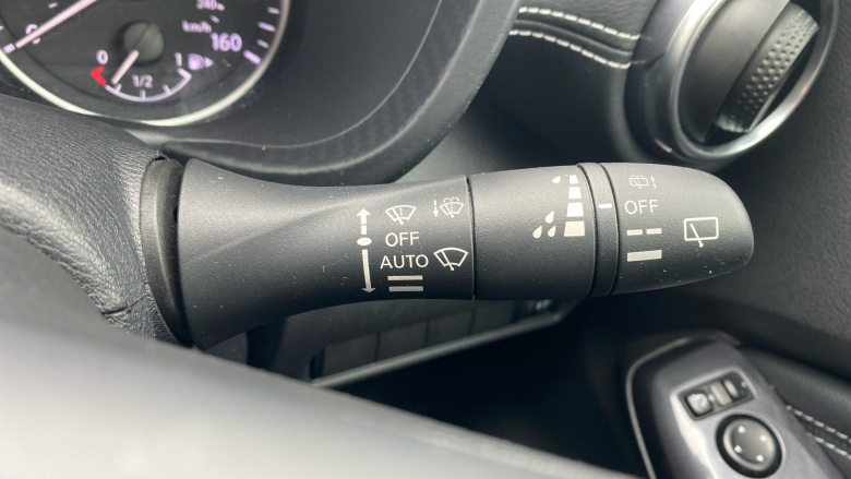 Nissan Juke 1.6 Hybrid N-Connecta 5dr Auto Hybrid Hatchback